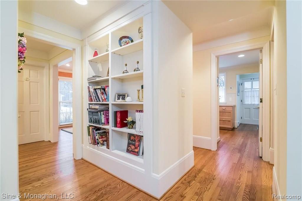 24 Warner Road Grosse Pointe Farms, MI 48236 - Photo 13 of 56