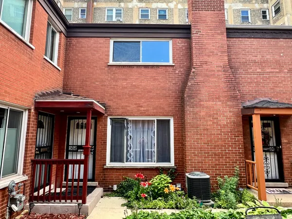 $2,800 | 1414 West Chase Avenue, Unit D, Chicago, IL 60626
