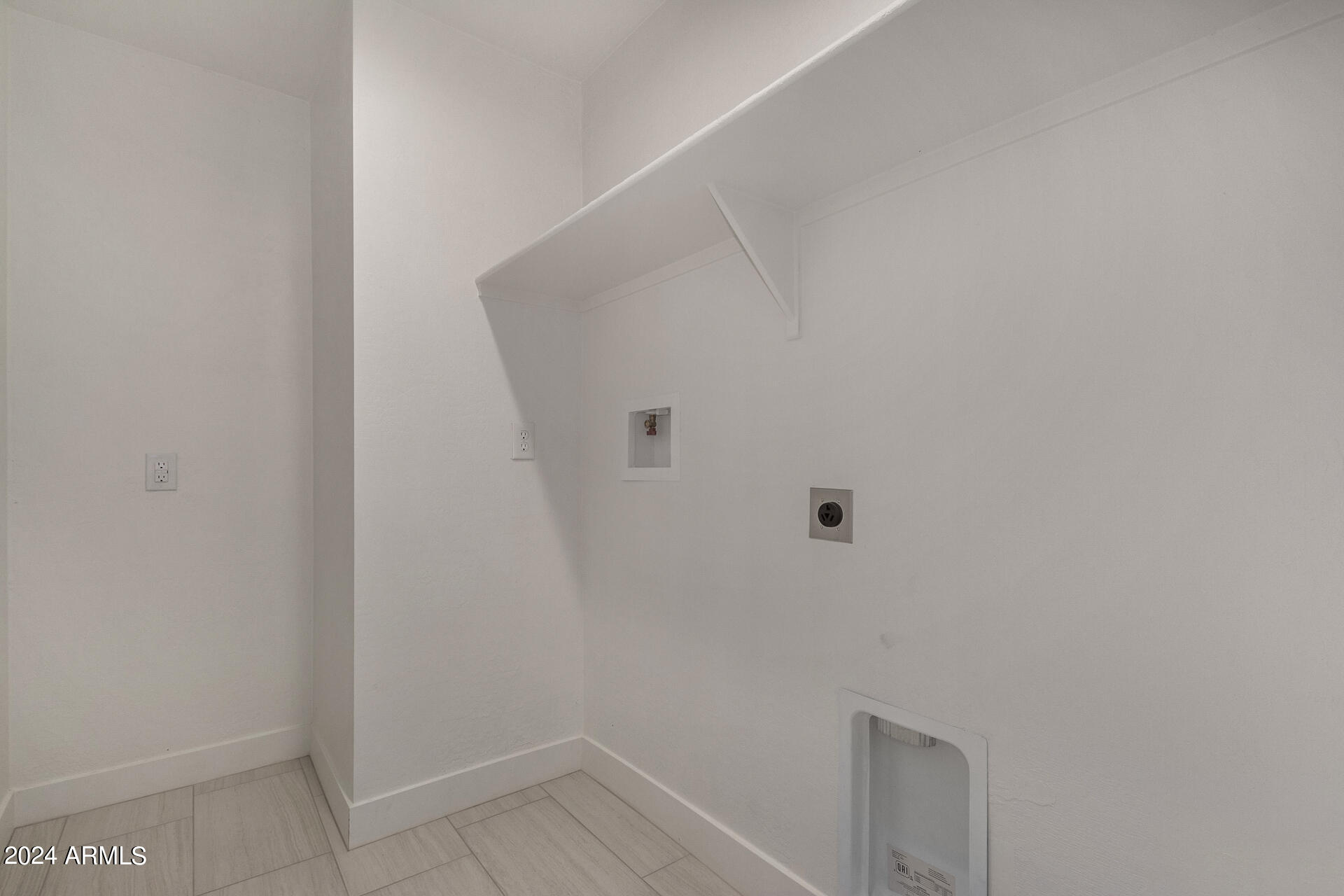 4109 West Hatcher Road Phoenix, AZ 85051 - Photo 27 of 33 a view of a small space