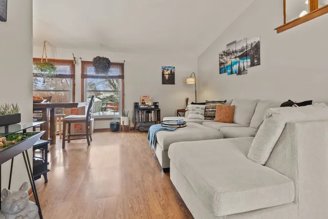 $399,900 | 113 Wallace Street, Bartlett, IL 60103