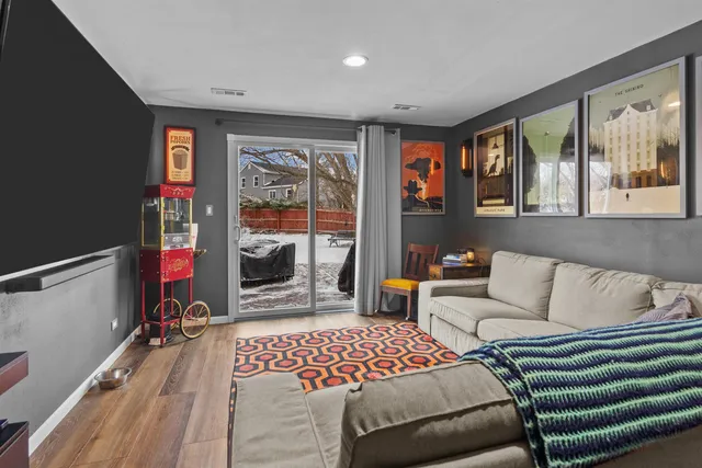 $399,900 | 113 Wallace Street, Bartlett, IL 60103