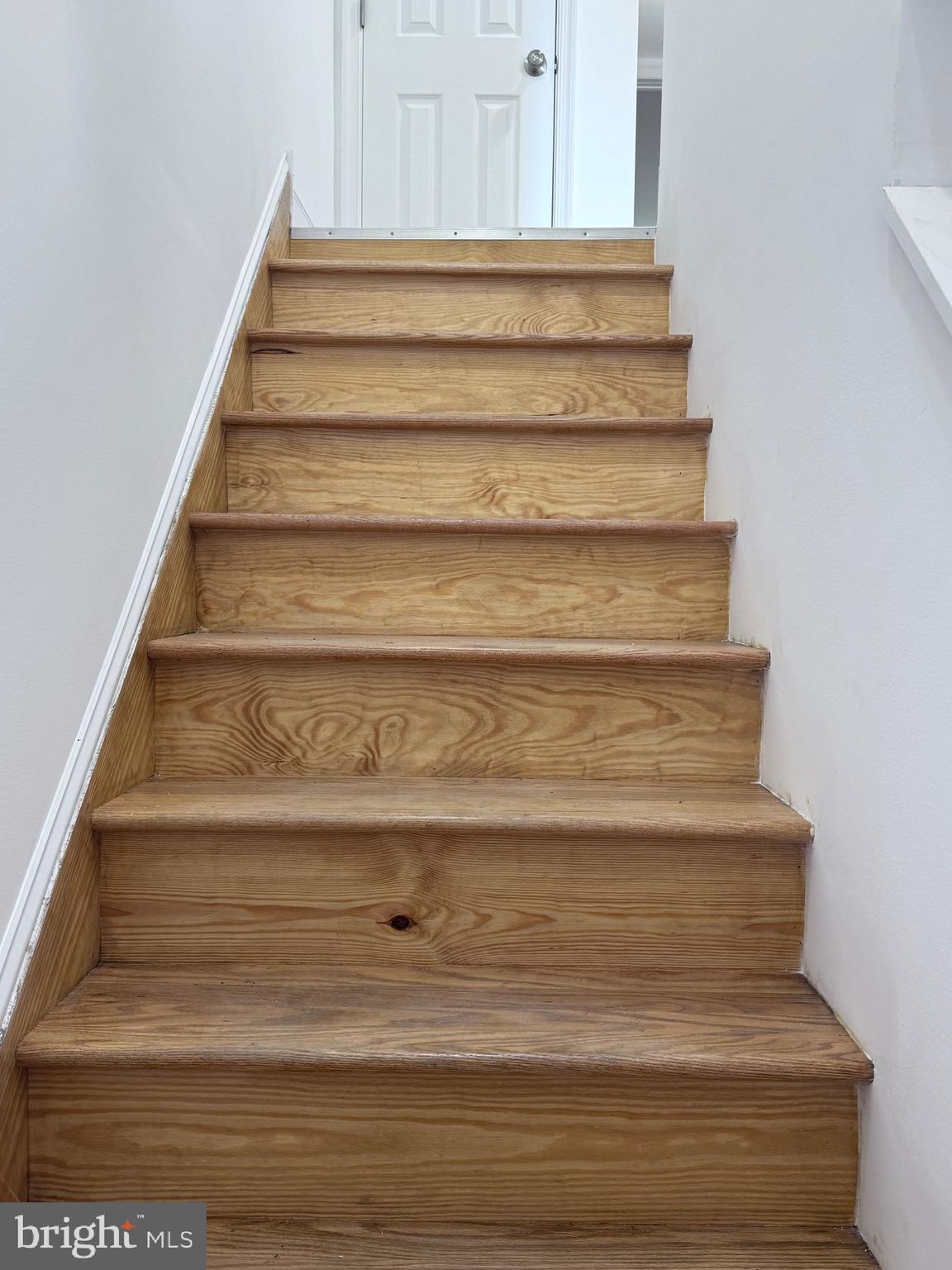 4667 Hawthorne Street Philadelphia, PA 19124 - Photo 7 of 21 a view of entryway