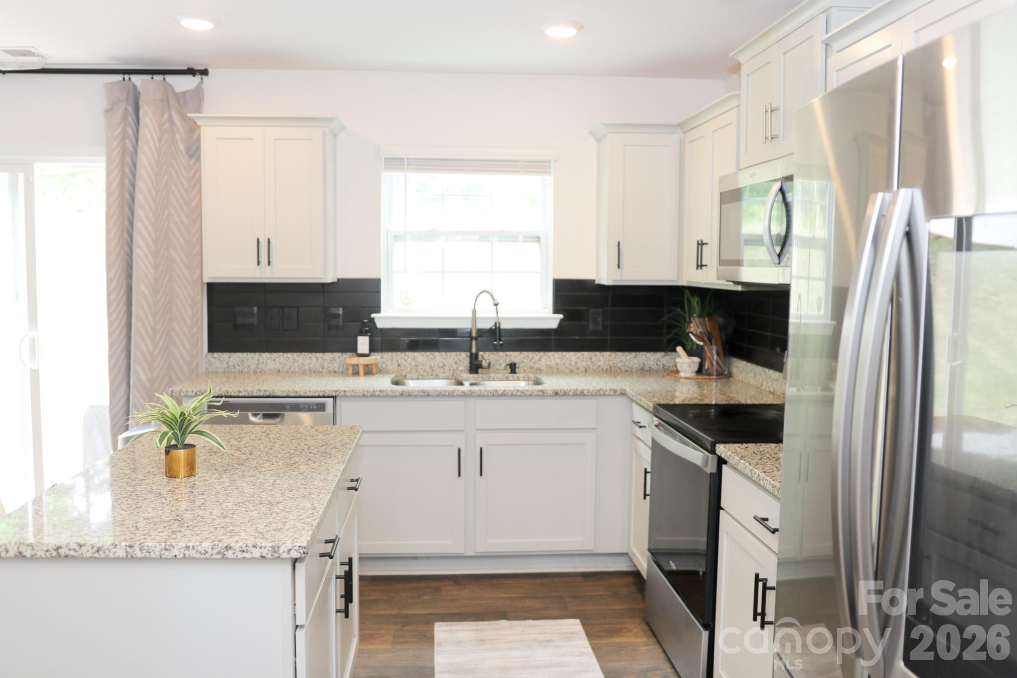 7121 Finnigan Road Charlotte, NC 28215 - Photo 7 of 25