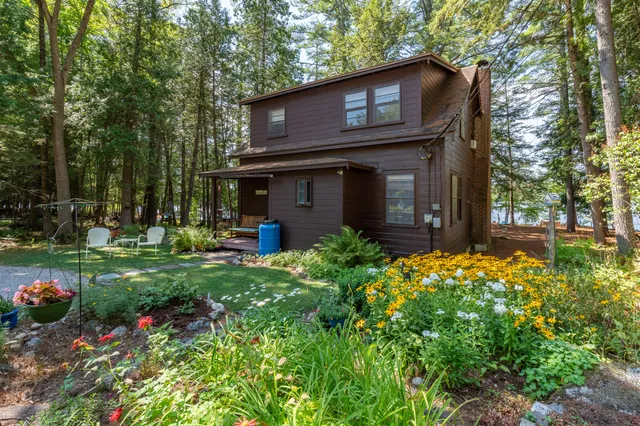 $830,000 | 24 Chickadee Way, Norway, ME 04268