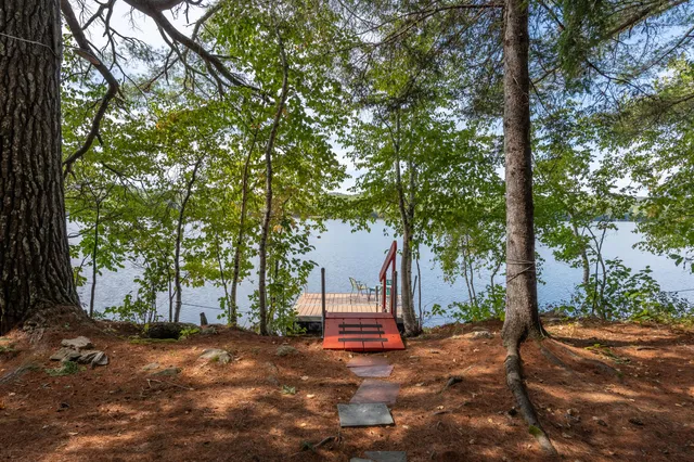 $830,000 | 24 Chickadee Way, Norway, ME 04268