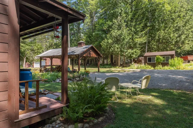 $830,000 | 24 Chickadee Way, Norway, ME 04268