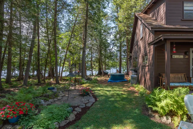 $830,000 | 24 Chickadee Way, Norway, ME 04268