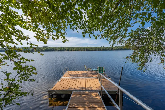 $830,000 | 24 Chickadee Way, Norway, ME 04268