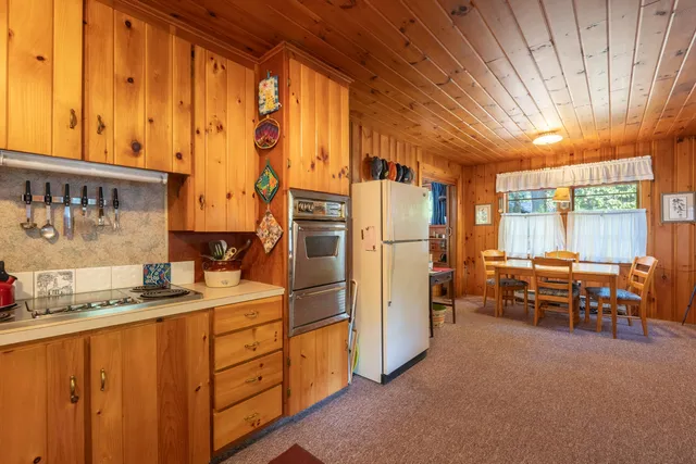 $830,000 | 24 Chickadee Way, Norway, ME 04268
