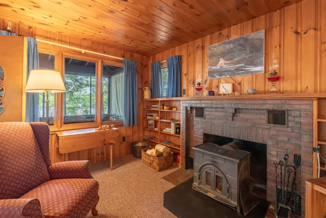 $830,000 | 24 Chickadee Way, Norway, ME 04268
