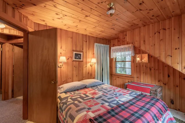 $830,000 | 24 Chickadee Way, Norway, ME 04268