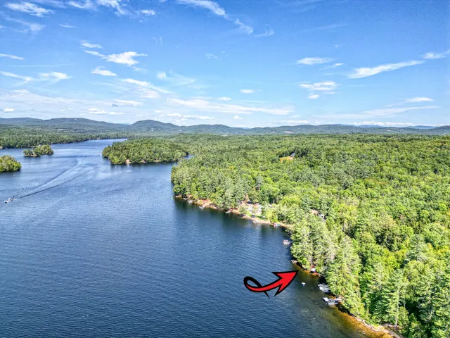 $830,000 | 24 Chickadee Way, Norway, ME 04268