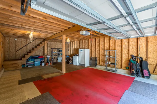 $830,000 | 24 Chickadee Way, Norway, ME 04268