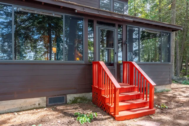 $830,000 | 24 Chickadee Way, Norway, ME 04268