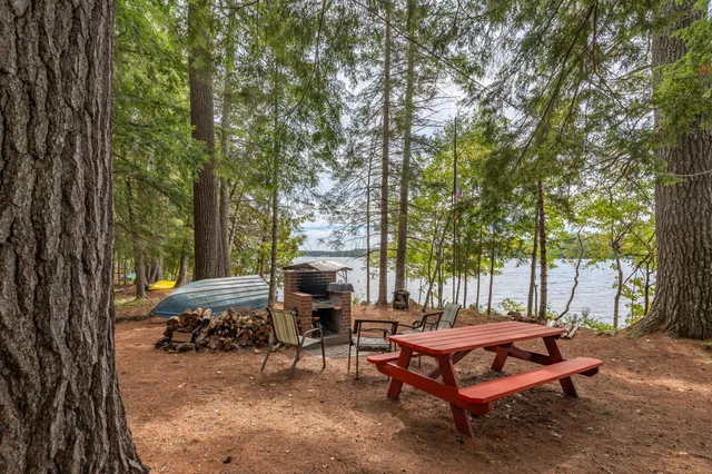 $830,000 | 24 Chickadee Way, Norway, ME 04268