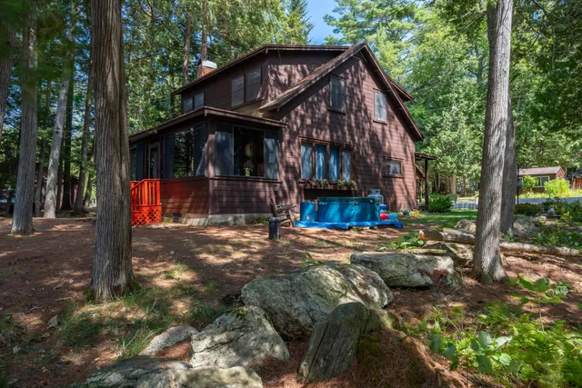 $830,000 | 24 Chickadee Way, Norway, ME 04268