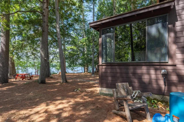 $830,000 | 24 Chickadee Way, Norway, ME 04268