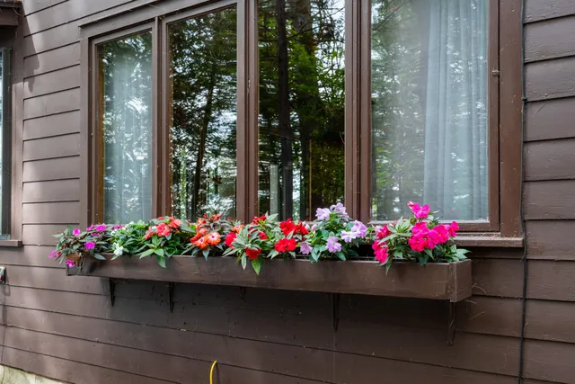 $830,000 | 24 Chickadee Way, Norway, ME 04268