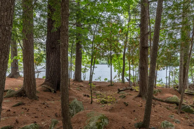 $830,000 | 24 Chickadee Way, Norway, ME 04268