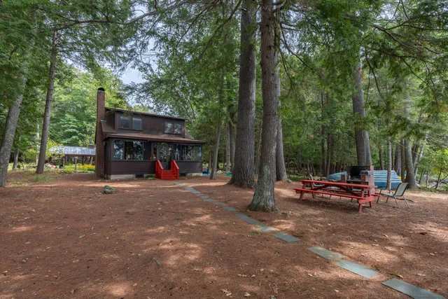 $830,000 | 24 Chickadee Way, Norway, ME 04268