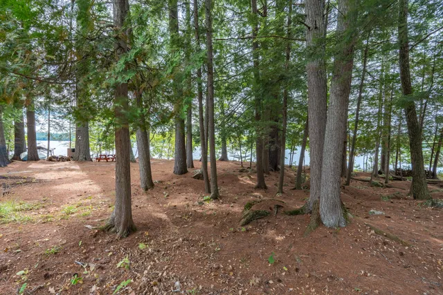 $830,000 | 24 Chickadee Way, Norway, ME 04268