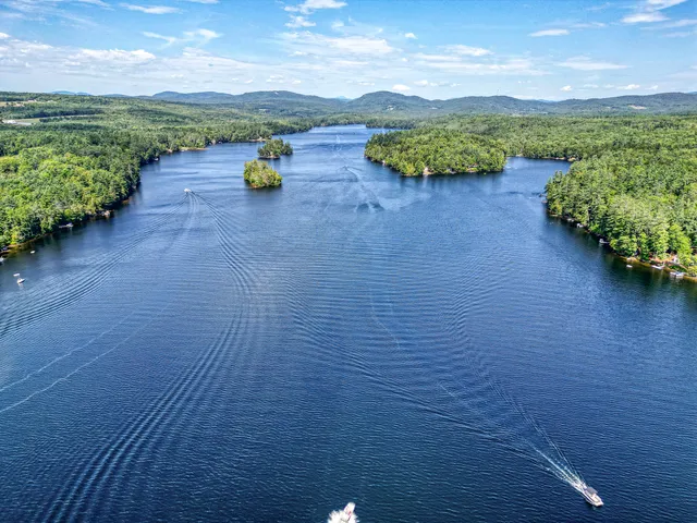 $830,000 | 24 Chickadee Way, Norway, ME 04268