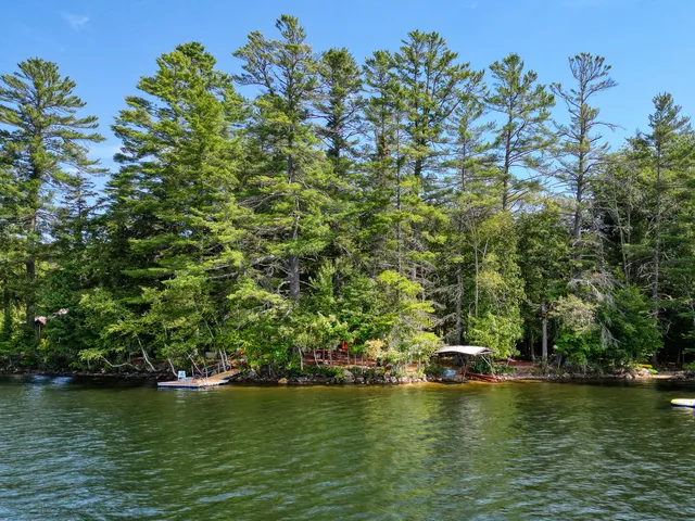 $830,000 | 24 Chickadee Way, Norway, ME 04268