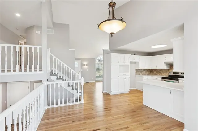 $369,900 | 821 Northeast Colleen Drive, Lee's Summit, MO 64086