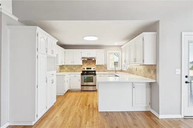 $369,900 | 821 Northeast Colleen Drive, Lee's Summit, MO 64086