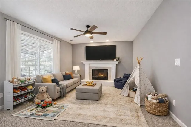 $369,900 | 821 Northeast Colleen Drive, Lee's Summit, MO 64086