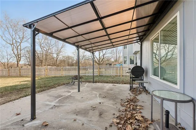 $369,900 | 821 Northeast Colleen Drive, Lee's Summit, MO 64086