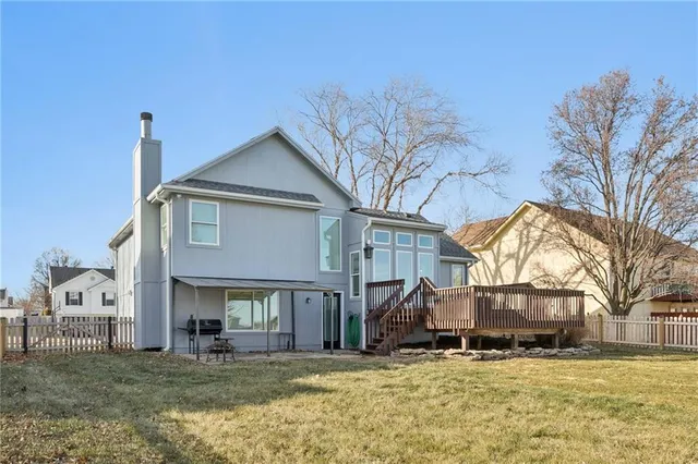 $369,900 | 821 Northeast Colleen Drive, Lee's Summit, MO 64086