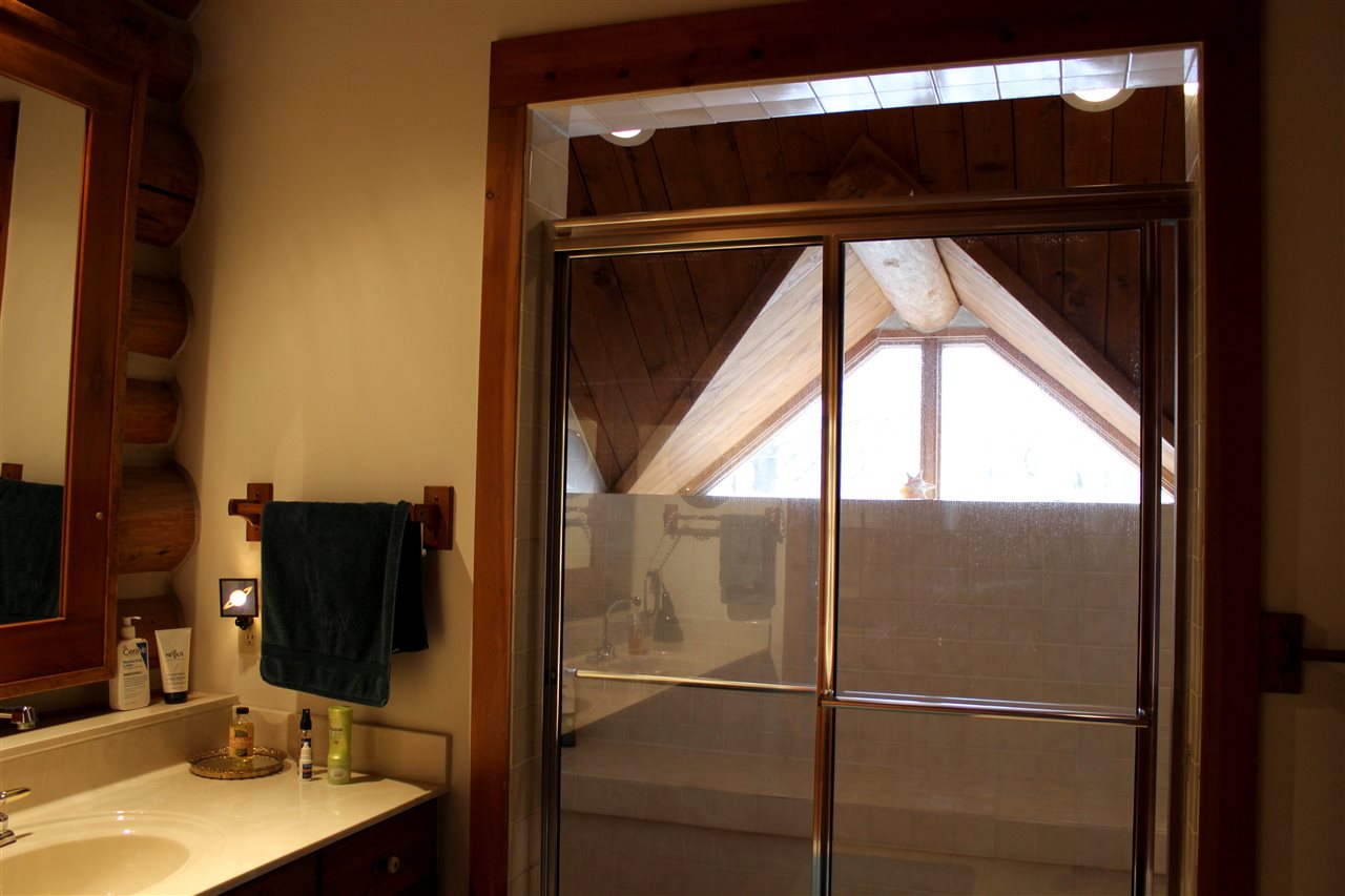 9976 East Grandview Road Traverse City, MI 49684 - Photo 25 of 60 1837755-24.JPG