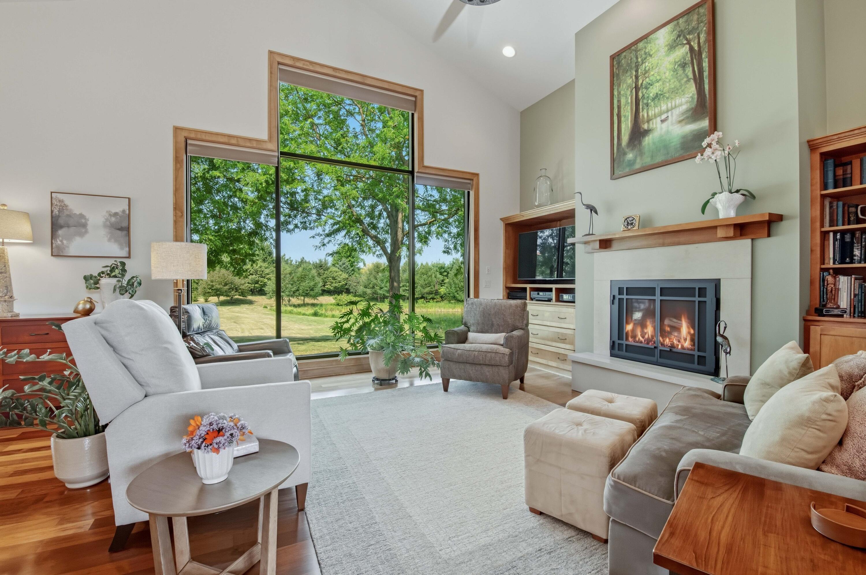 37015 Lower Lake Road Summit, WI 53066 - Photo 4 of 48 Living Room