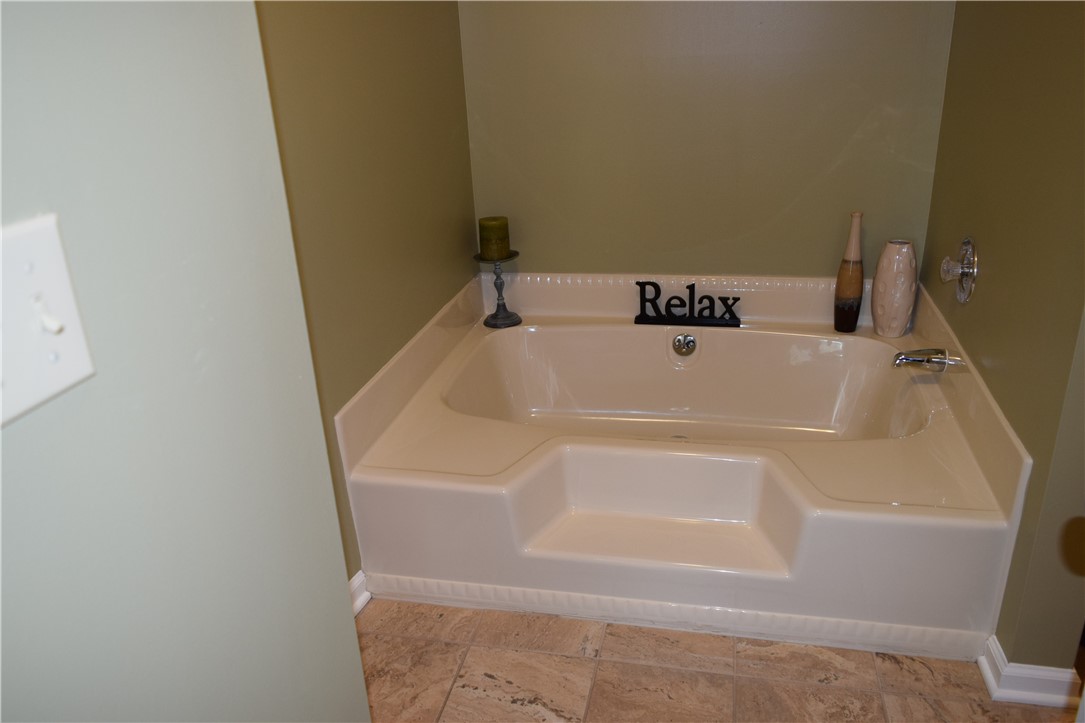 100 Canebrake Drive Anderson, SC 29621 - Photo 20 of 27 master bath