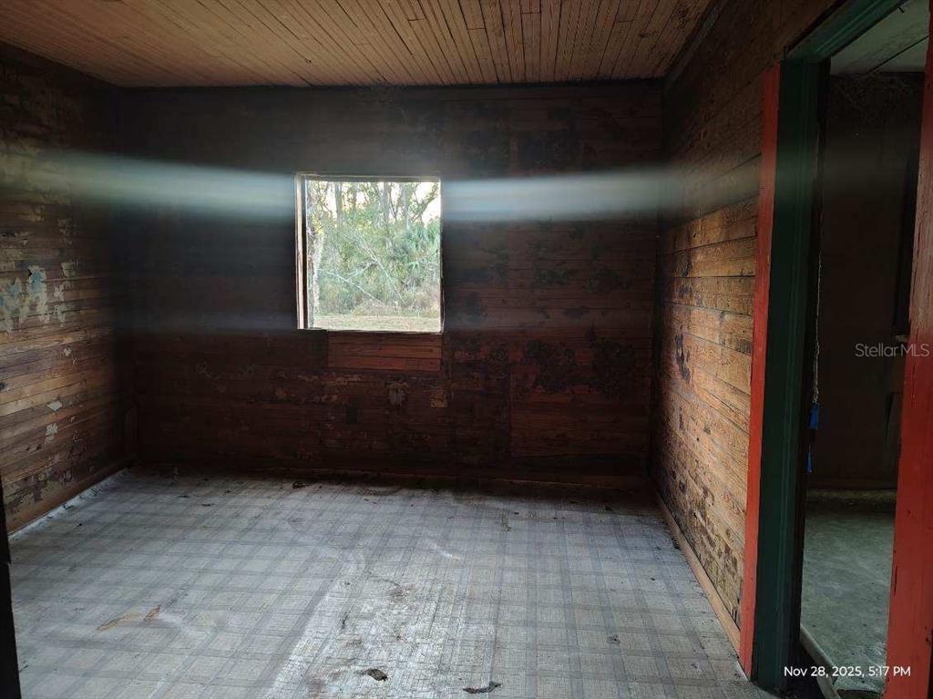 823 South Warner Avenue Perry, FL 32348 - Photo 15 of 30 a view of an empty room