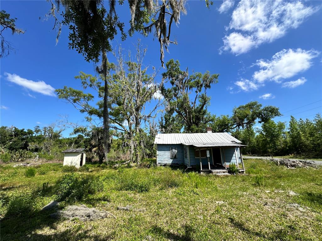 823 South Warner Avenue Perry, FL 32348 - Photo 30 of 30 a view of a garden