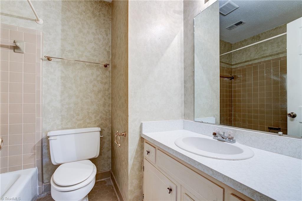 4810 Tower Road, Unit B Greensboro, NC 27410 - Photo 22 of 33 Gallery Image 22