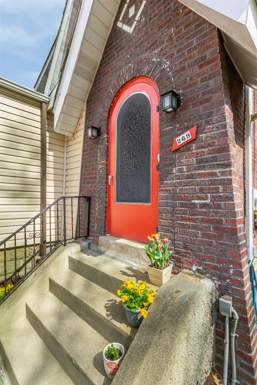 269 Cascade Road Pittsburgh, PA 15221 - Photo 3 of 22 Gallery Image 3