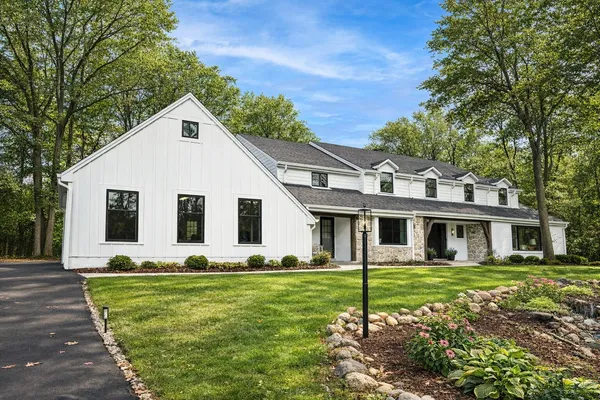 $1,599,999 | 10525 North Fairway Lane, Mequon, WI 53092