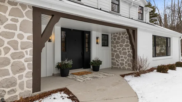 $1,649,000 | 10525 North Fairway Lane, Mequon, WI 53092