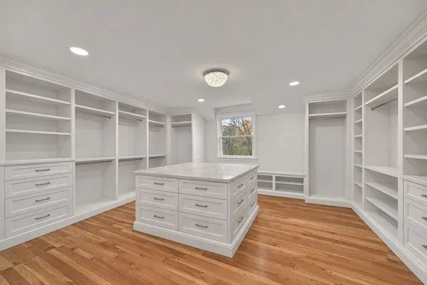 $1,599,999 | 10525 North Fairway Lane, Mequon, WI 53092