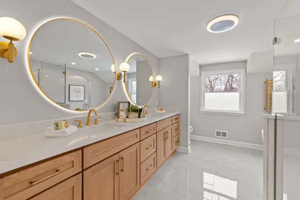 $1,599,999 | 10525 North Fairway Lane, Mequon, WI 53092