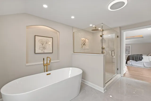 $1,649,000 | 10525 North Fairway Lane, Mequon, WI 53092