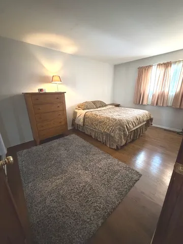 $329,900 | 316 Maplewood Lane, Crystal Lake, IL 60014