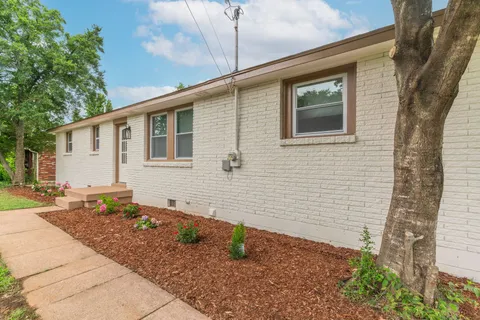 $389,900 | 3814 Plantation Drive, Hermitage, TN 37076