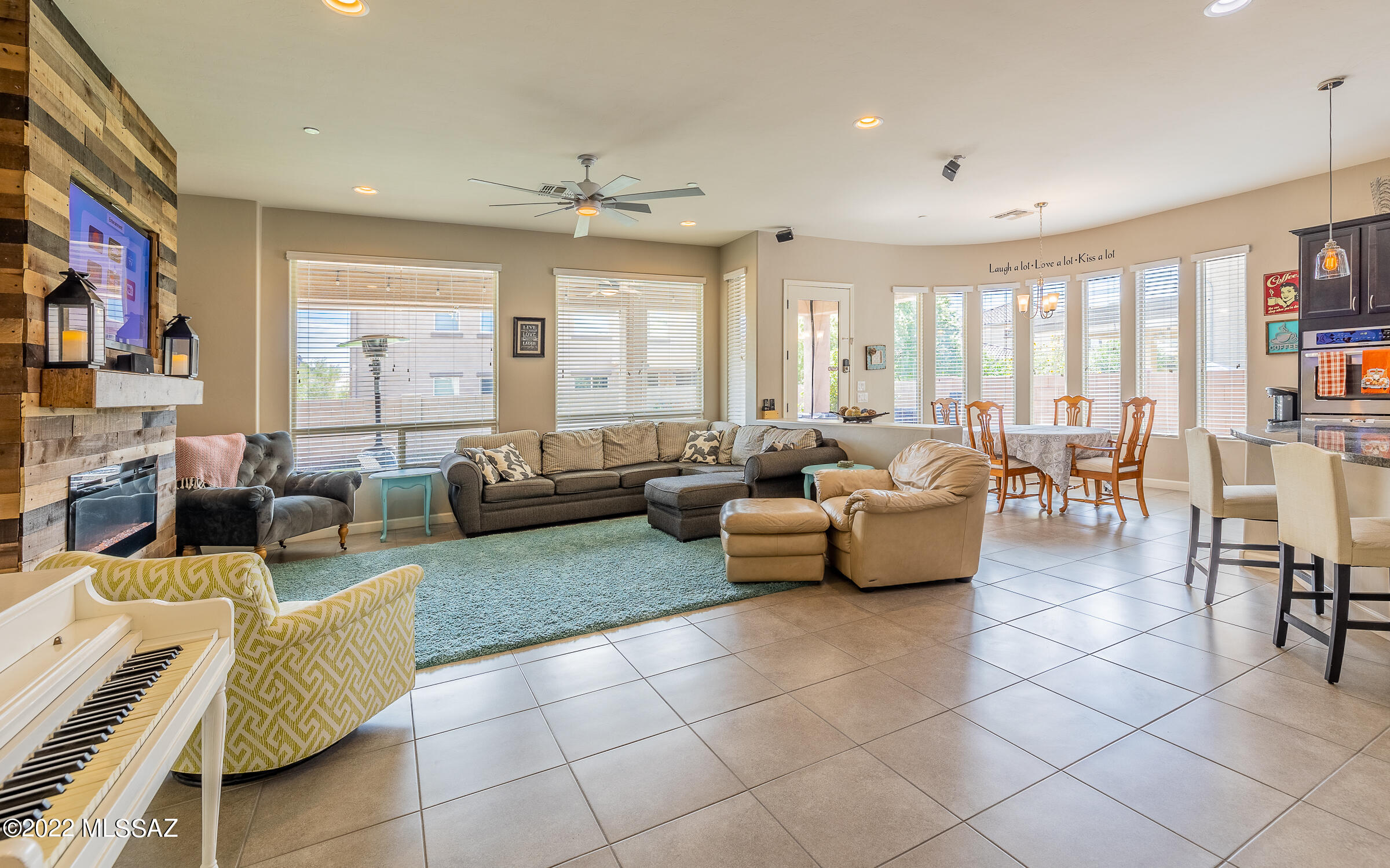 8717 West Hanbury Road Marana, AZ 85653 - Photo 3 of 41