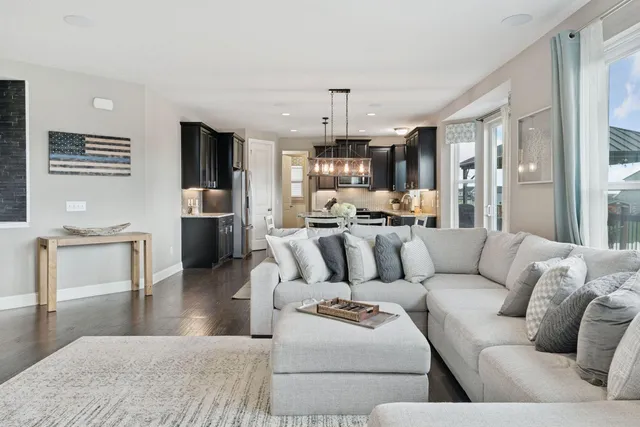 $639,000 | 1437 Copper Hills Drive, Carver, MN 55315