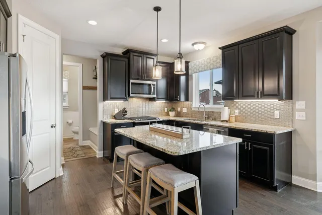 $639,000 | 1437 Copper Hills Drive, Carver, MN 55315