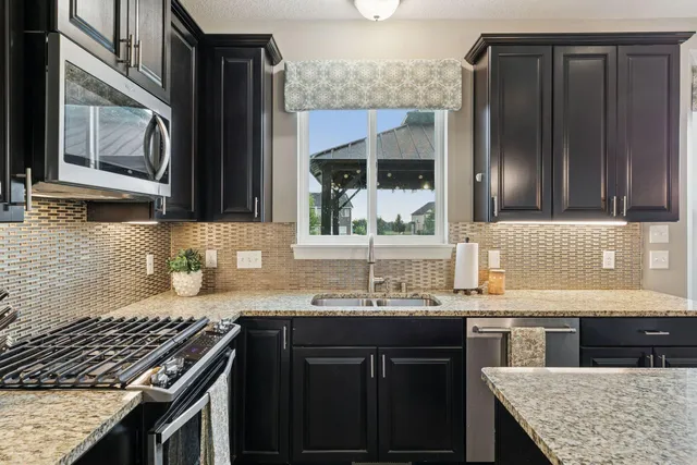 $639,000 | 1437 Copper Hills Drive, Carver, MN 55315